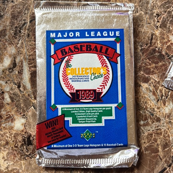 baseball cards - Picture 1 of 6